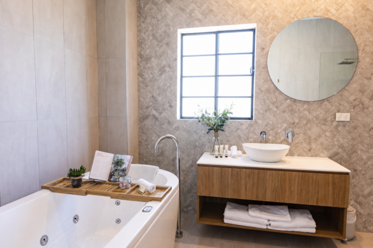 King Spa Room